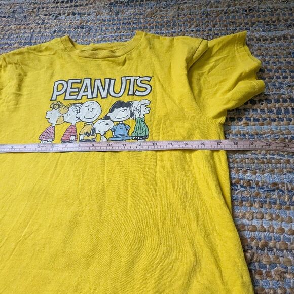 Peanuts Yellow Graphic T Shirt Snoopy Charlie Brown Youth L Fits Adult XS Retro - Picture 5 of 6